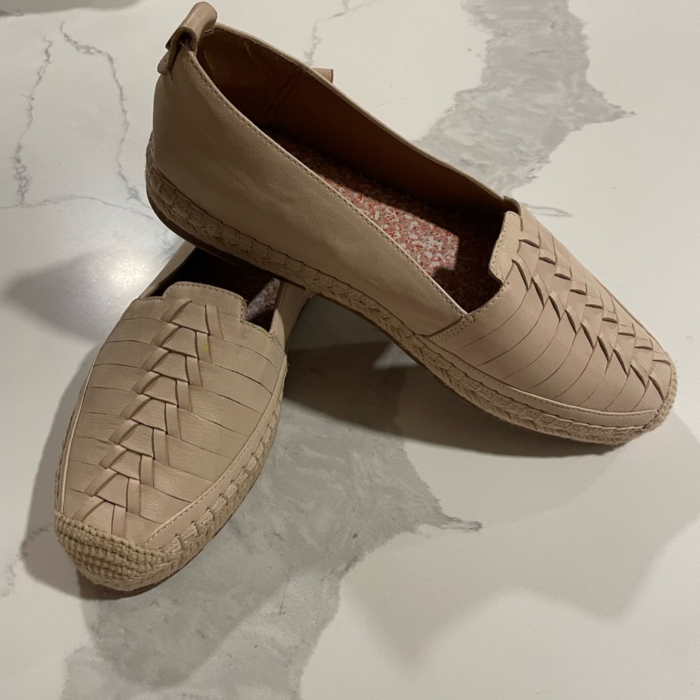 Patricia Nash leather flat